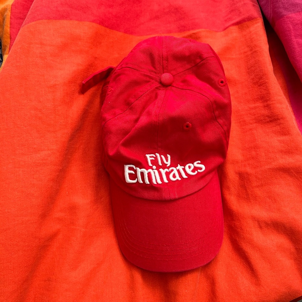 Fly emirates hat